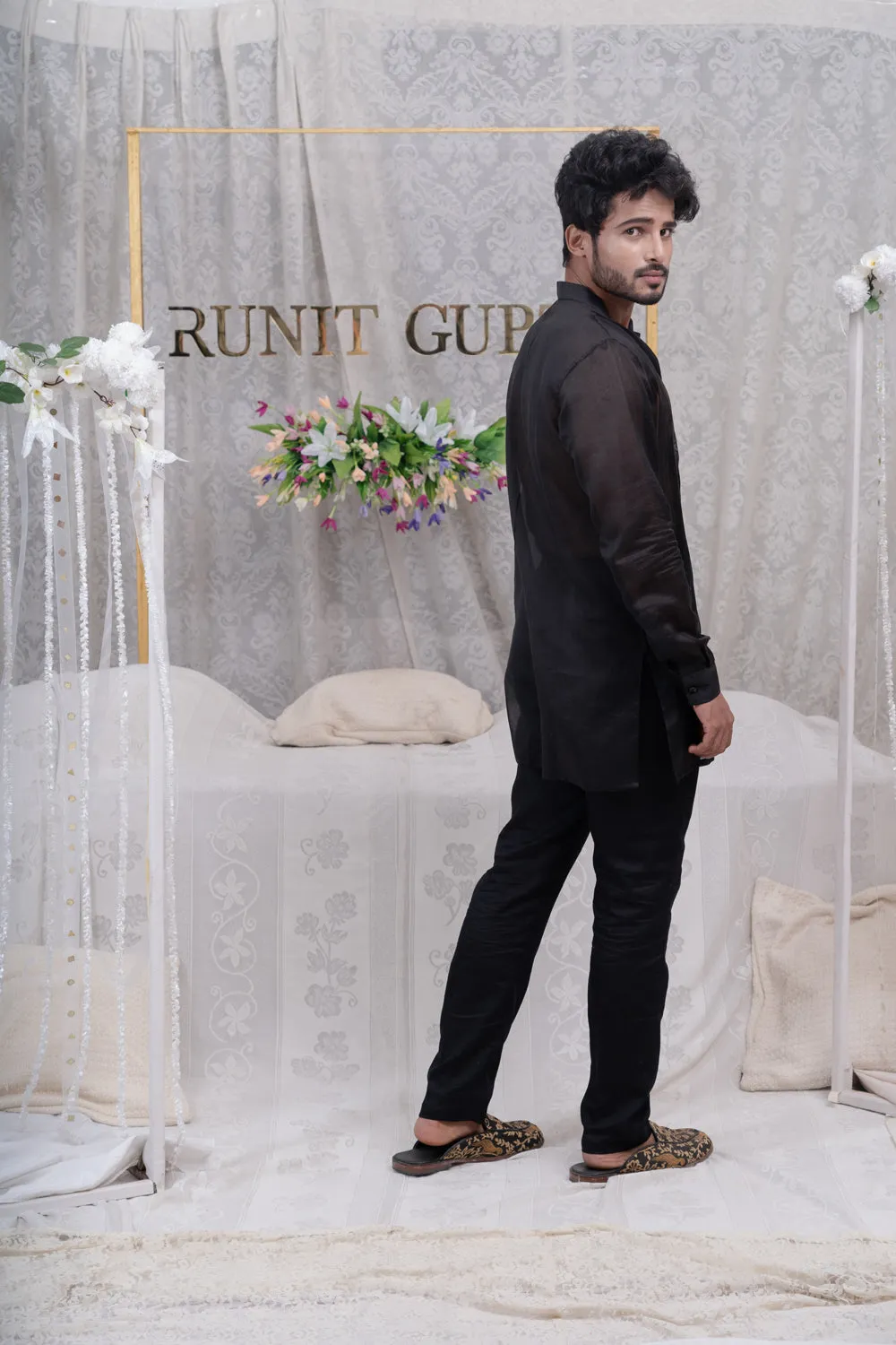 Black Pulled Threadshirt Kurta Sets