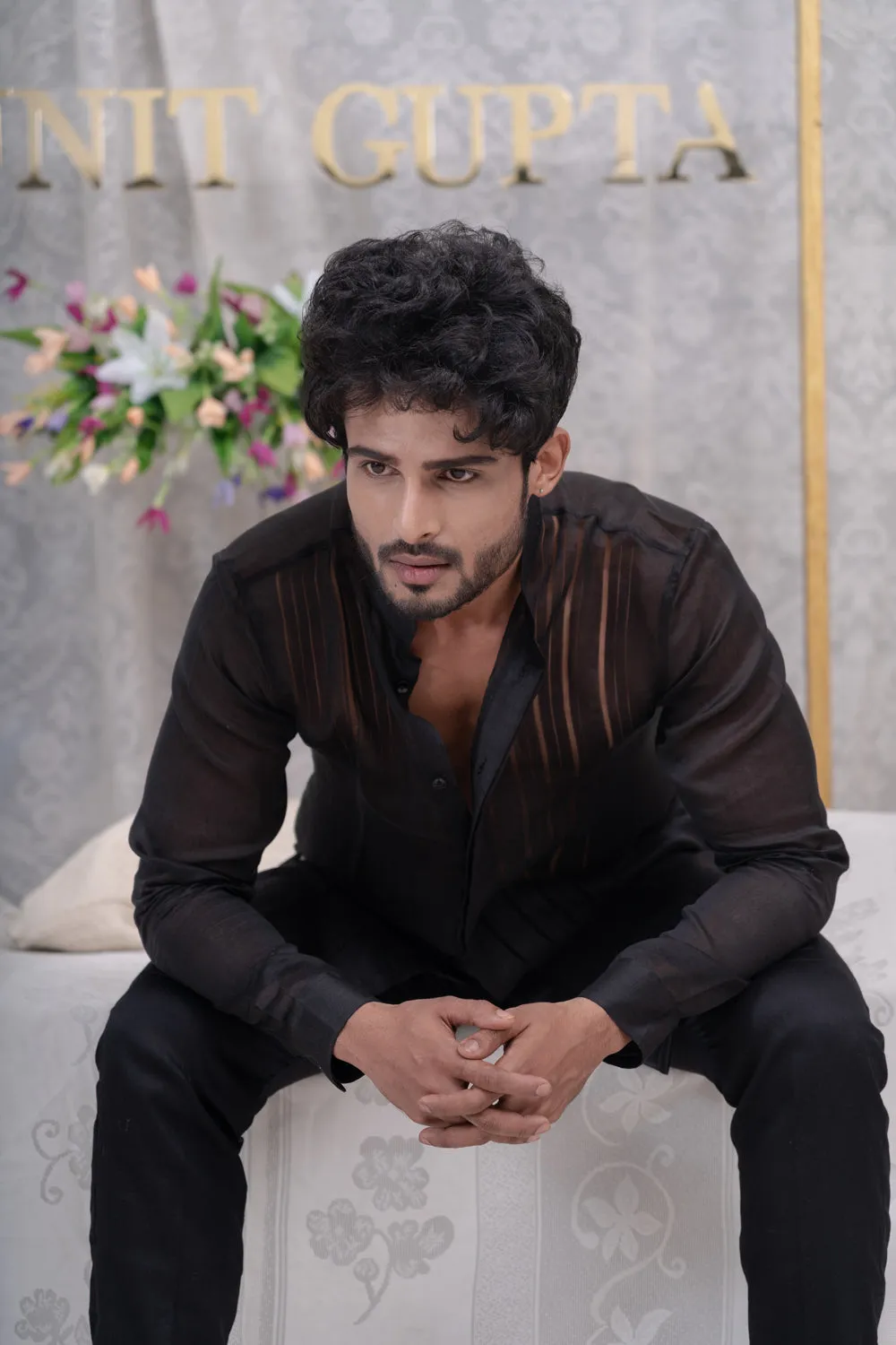 Black Pulled Threadshirt Kurta Sets