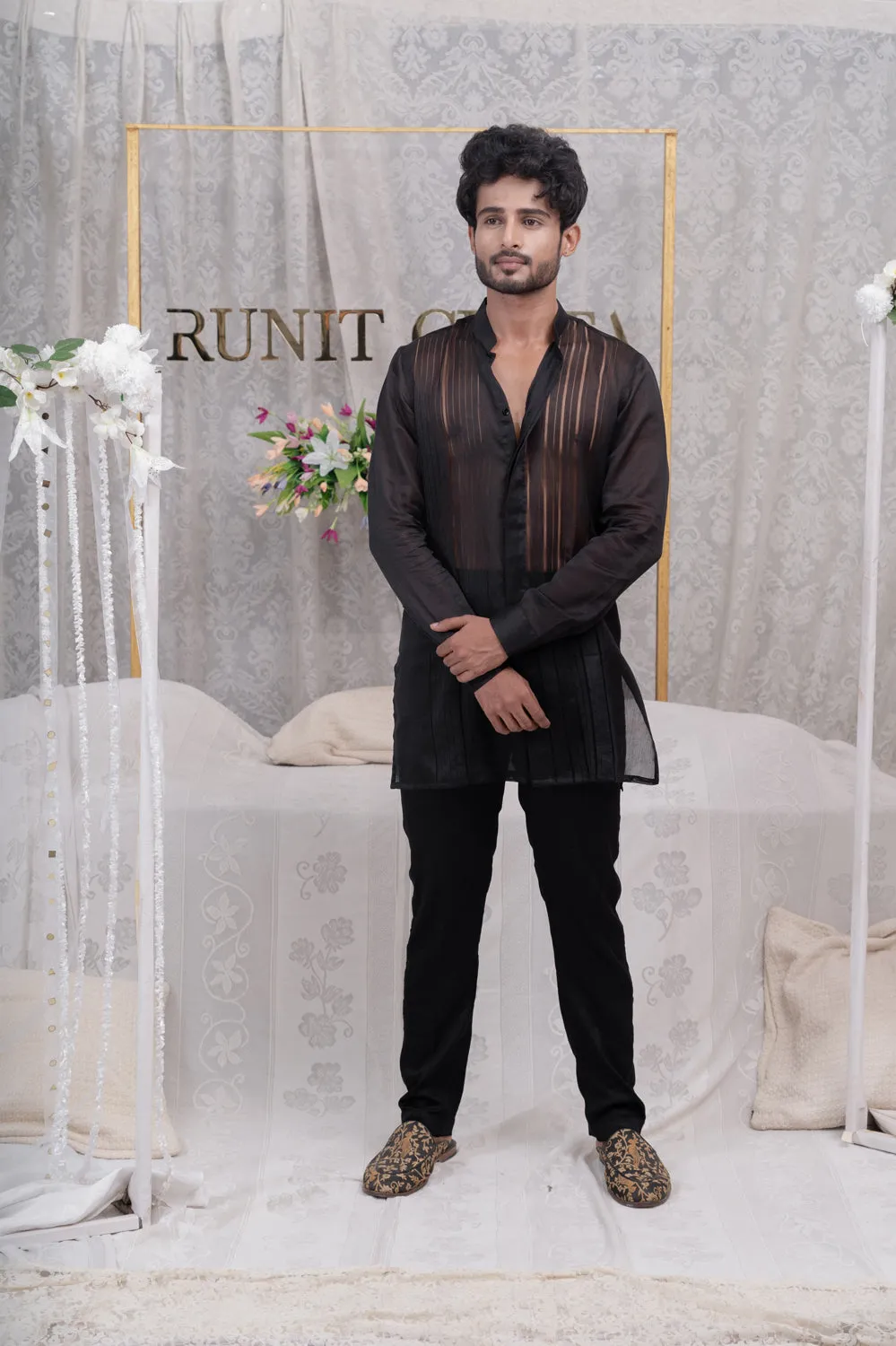 Black Pulled Threadshirt Kurta Sets