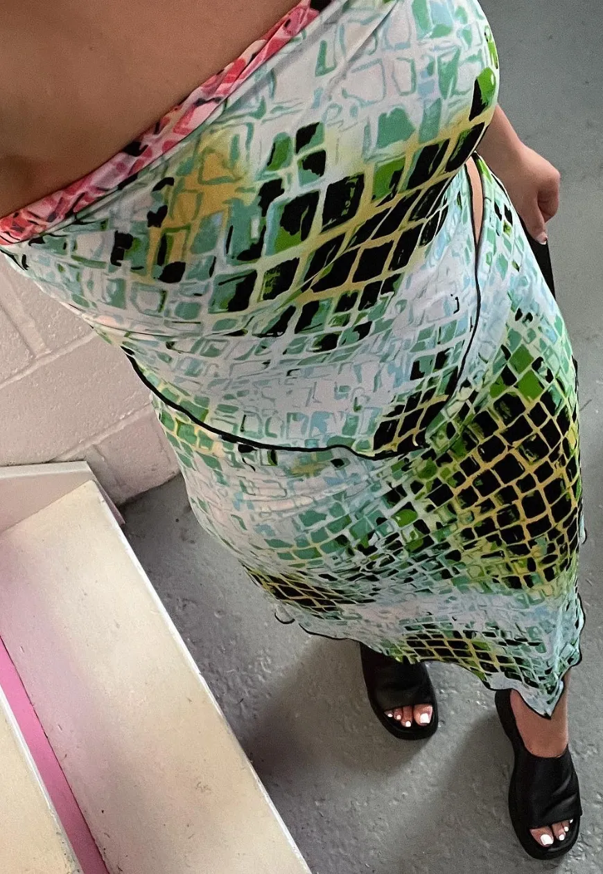 GREEN/PINK TILE REVERSIBLE HANKIE TOP