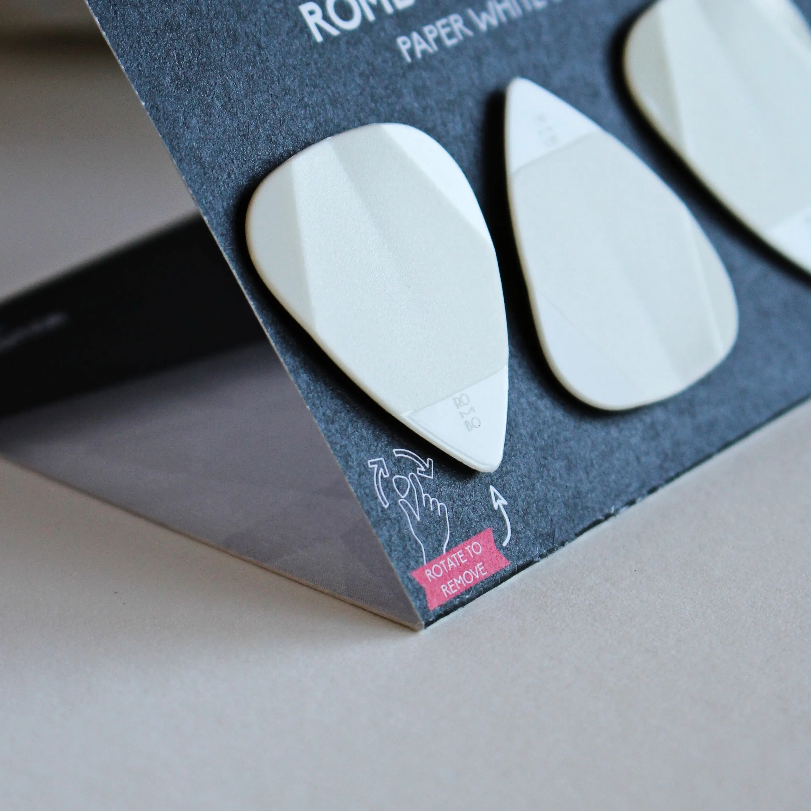 Guitar Pick Set Rombo Origami Special Edition - Paper White (4 Guitar Picks) - 0,75 mm