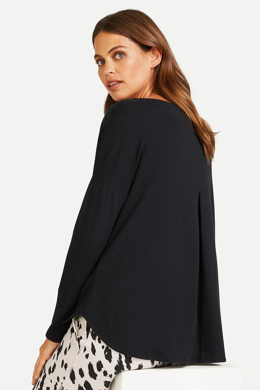 Juvia Pleat Back Sweater J82011002