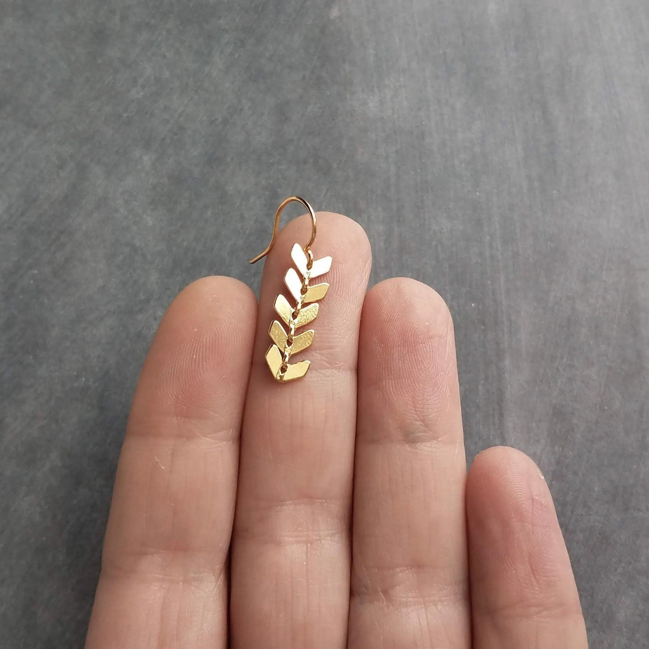 Long Gold Earrings, v shaped earrings, gold arrow earrings, chevron earrings, herringbone earrings, long flexible earrings fishbone earrings