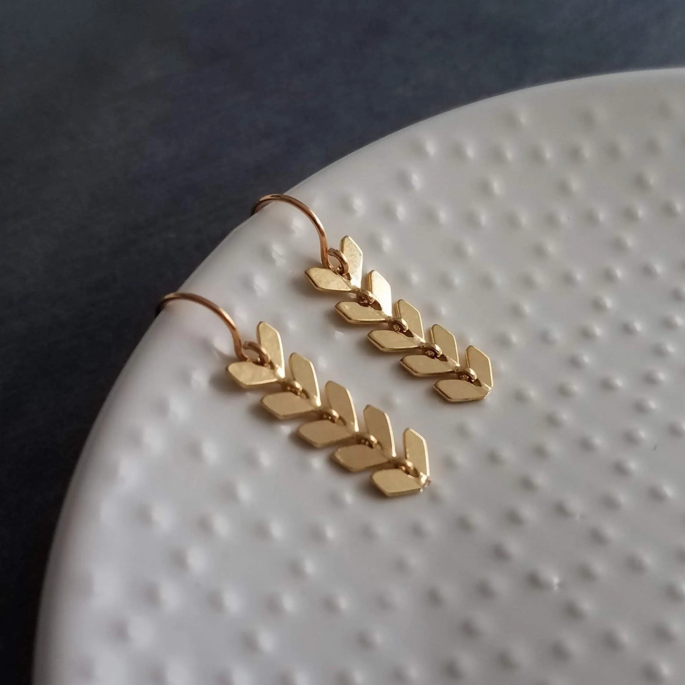 Long Gold Earrings, v shaped earrings, gold arrow earrings, chevron earrings, herringbone earrings, long flexible earrings fishbone earrings