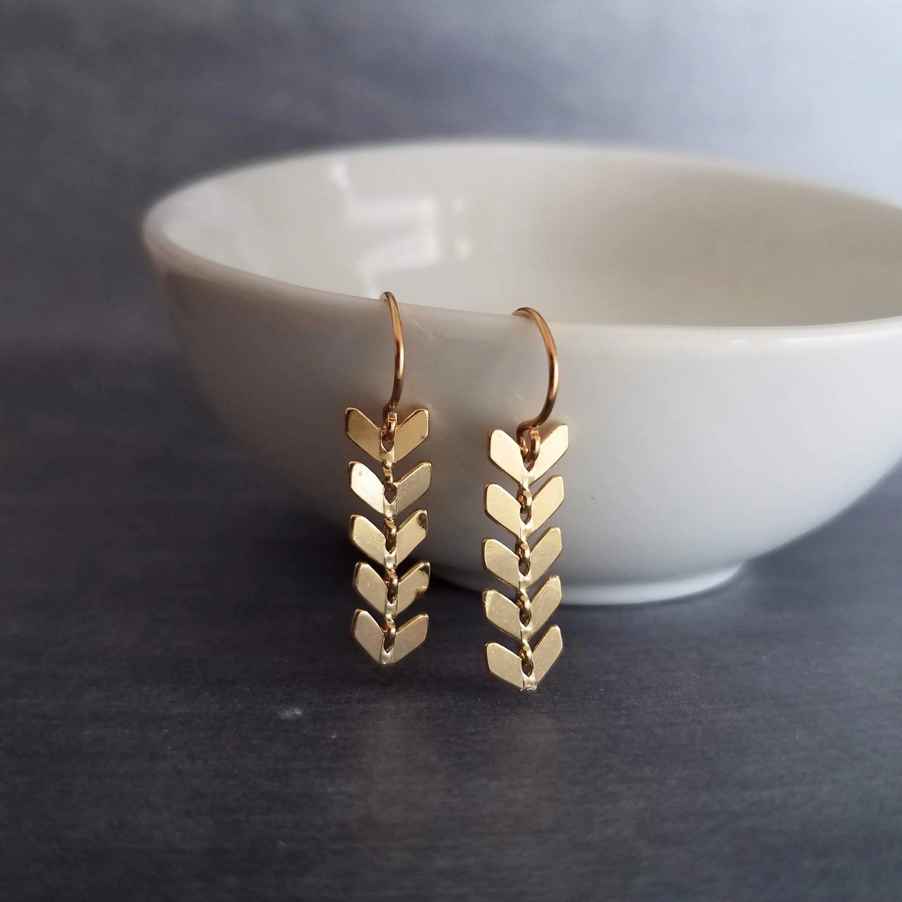 Long Gold Earrings, v shaped earrings, gold arrow earrings, chevron earrings, herringbone earrings, long flexible earrings fishbone earrings