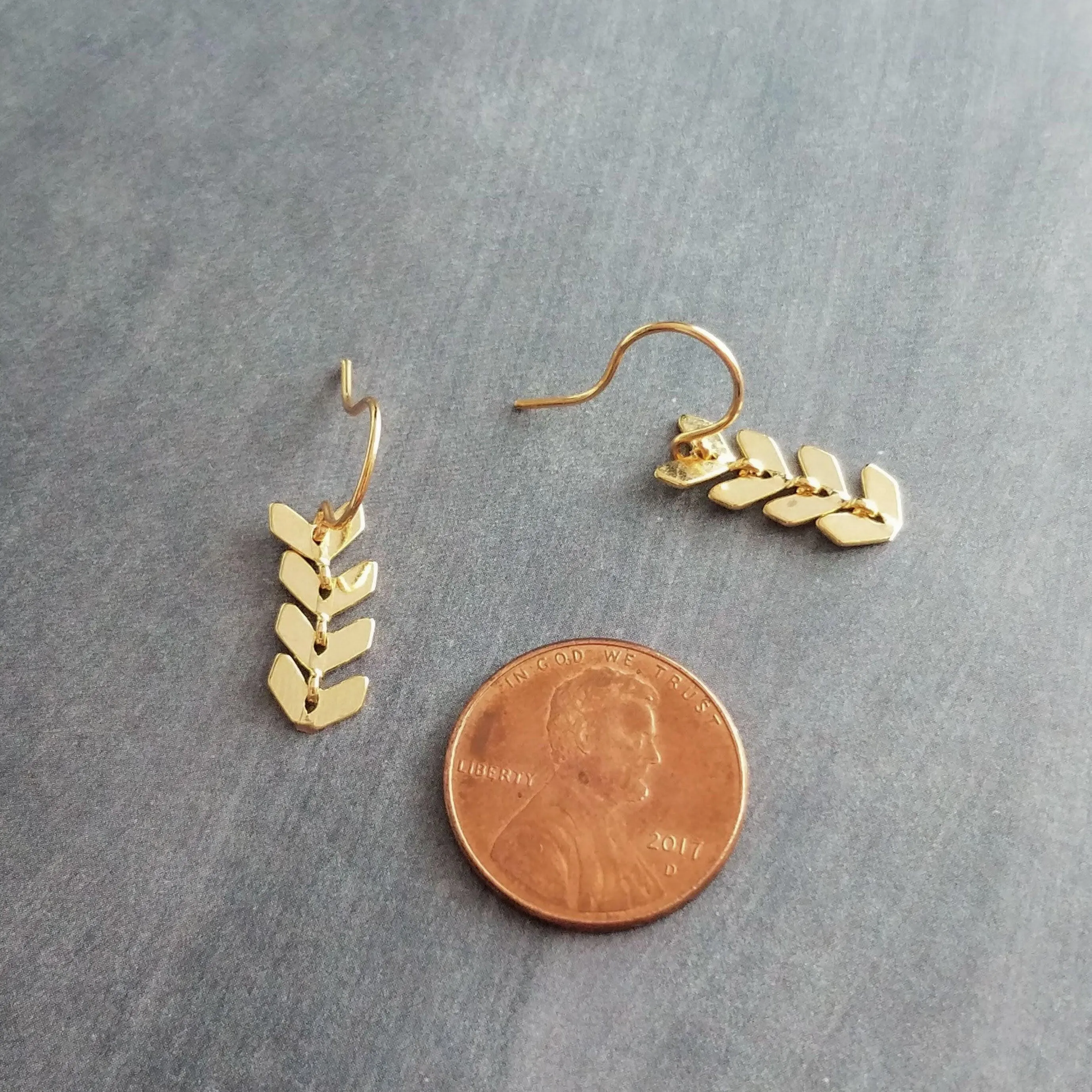 Long Gold Earrings, v shaped earrings, gold arrow earrings, chevron earrings, herringbone earrings, long flexible earrings fishbone earrings