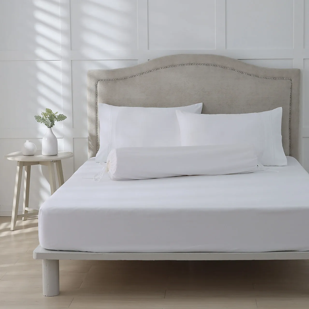 Royale 1000TC Embroidered Fitted Sheet Set Hotel Collection by Robinsons