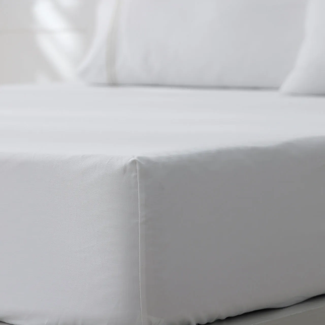Royale 1000TC Embroidered Fitted Sheet Set Hotel Collection by Robinsons