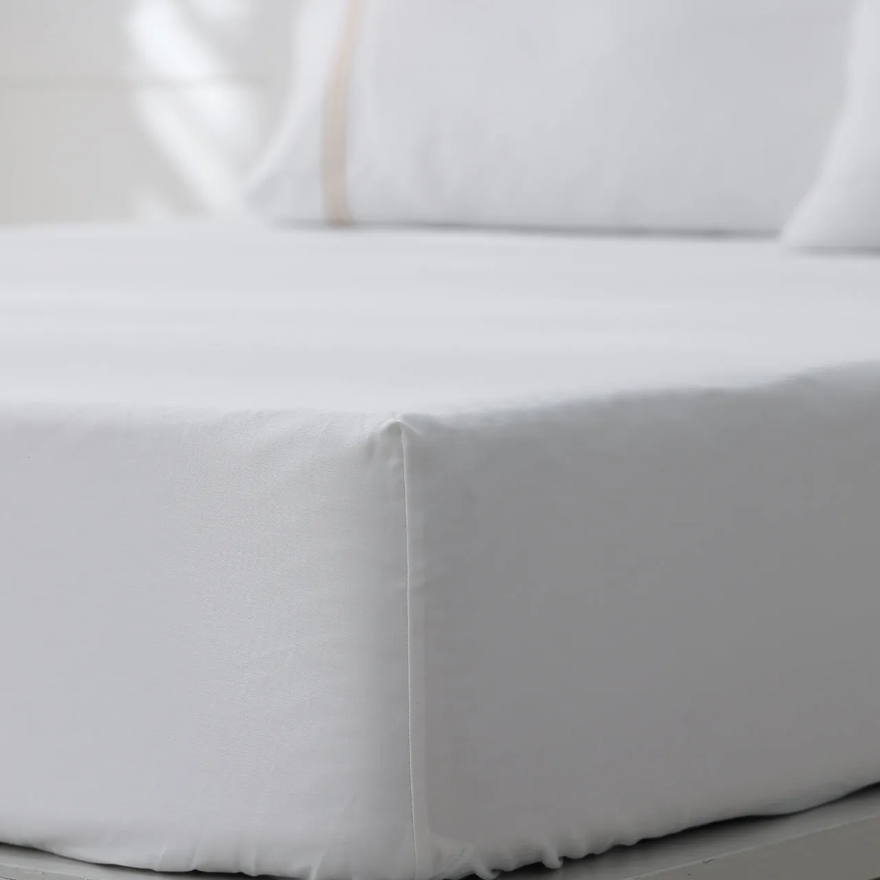 Royale 1000TC Embroidered Fitted Sheet Set Hotel Collection by Robinsons