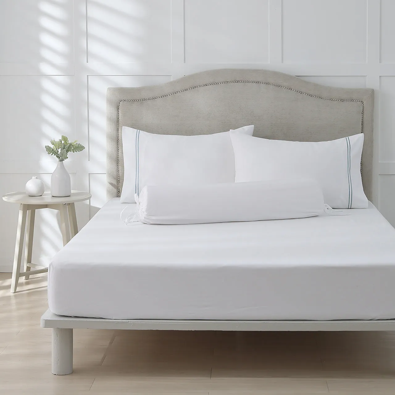 Royale 1000TC Embroidered Fitted Sheet Set Hotel Collection by Robinsons