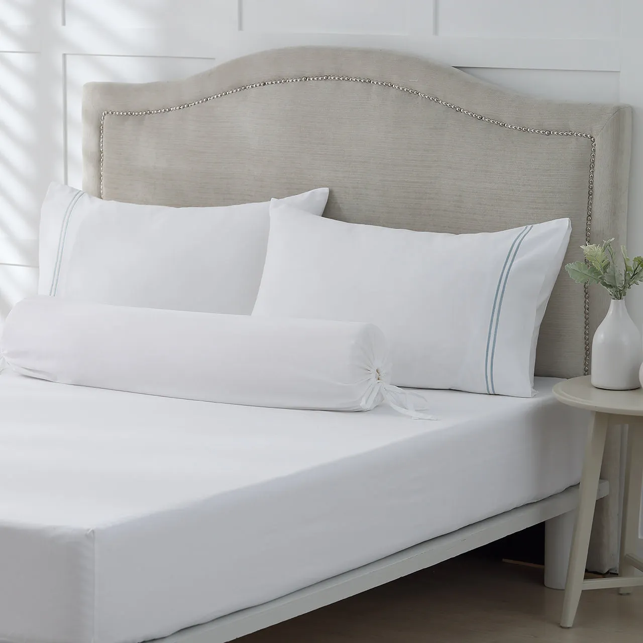 Royale 1000TC Embroidered Fitted Sheet Set Hotel Collection by Robinsons