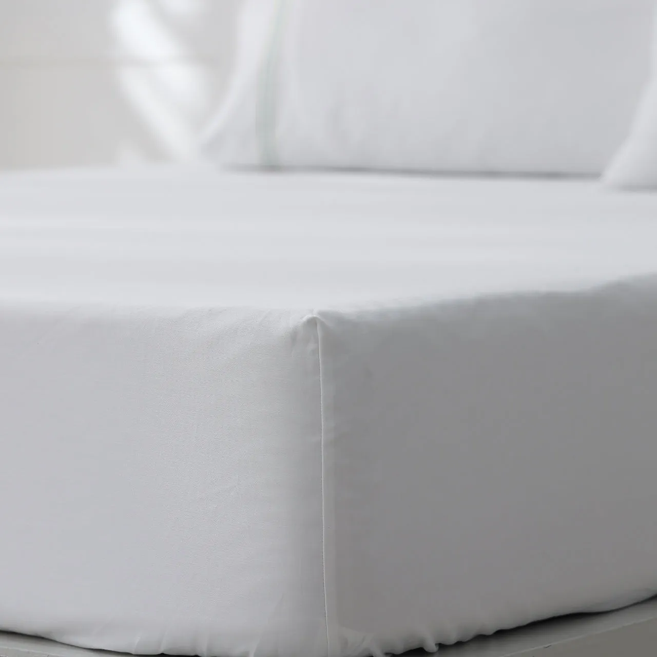 Royale 1000TC Embroidered Fitted Sheet Set Hotel Collection by Robinsons
