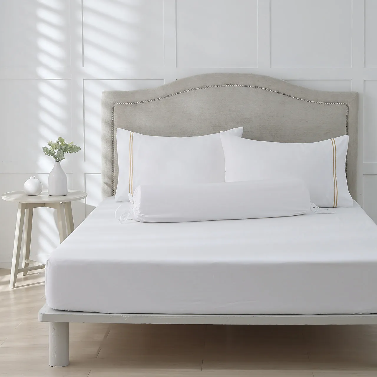 Royale 1000TC Embroidered Fitted Sheet Set Hotel Collection by Robinsons