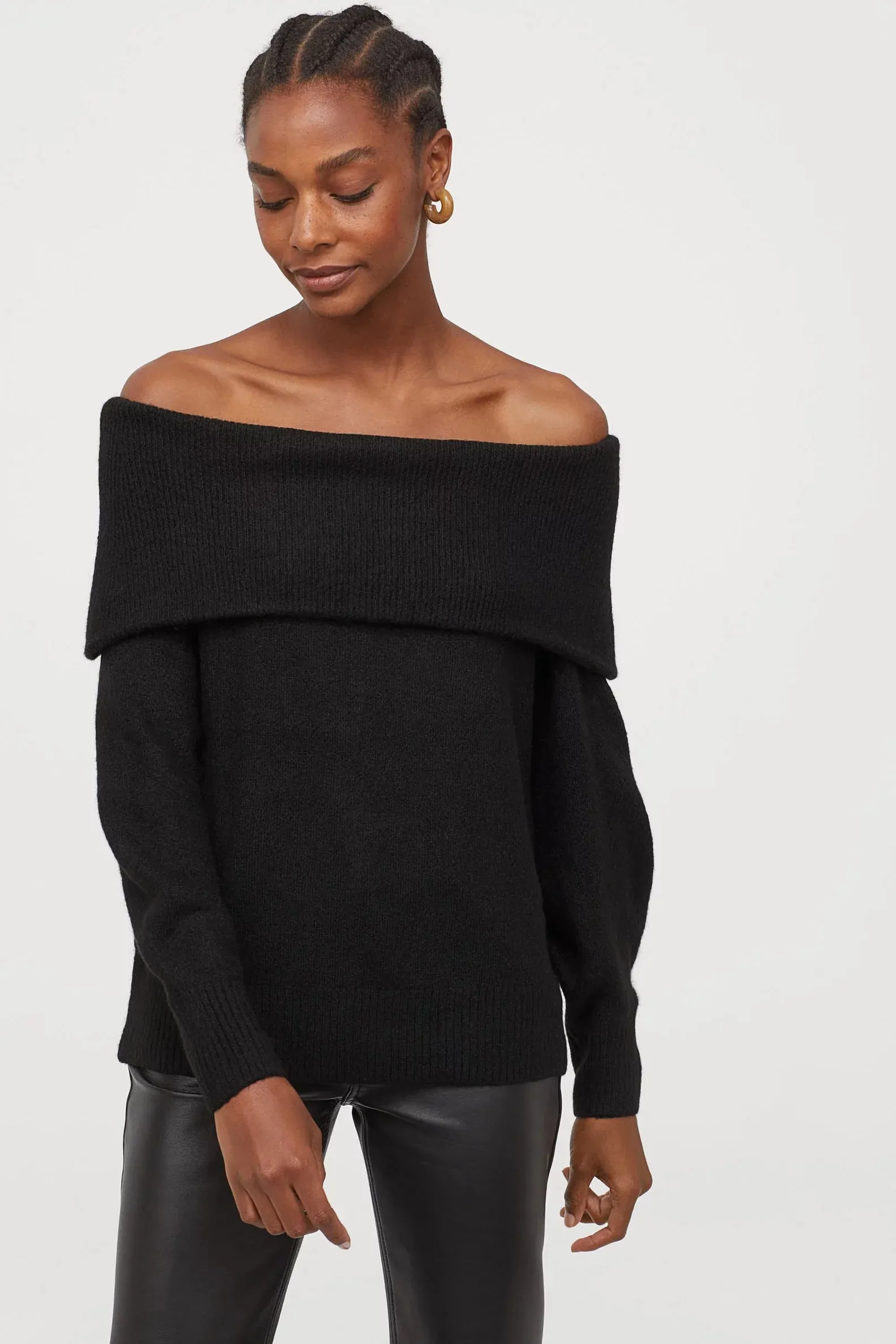Rune – Stylish Cut-Out Shoulder Top for Women