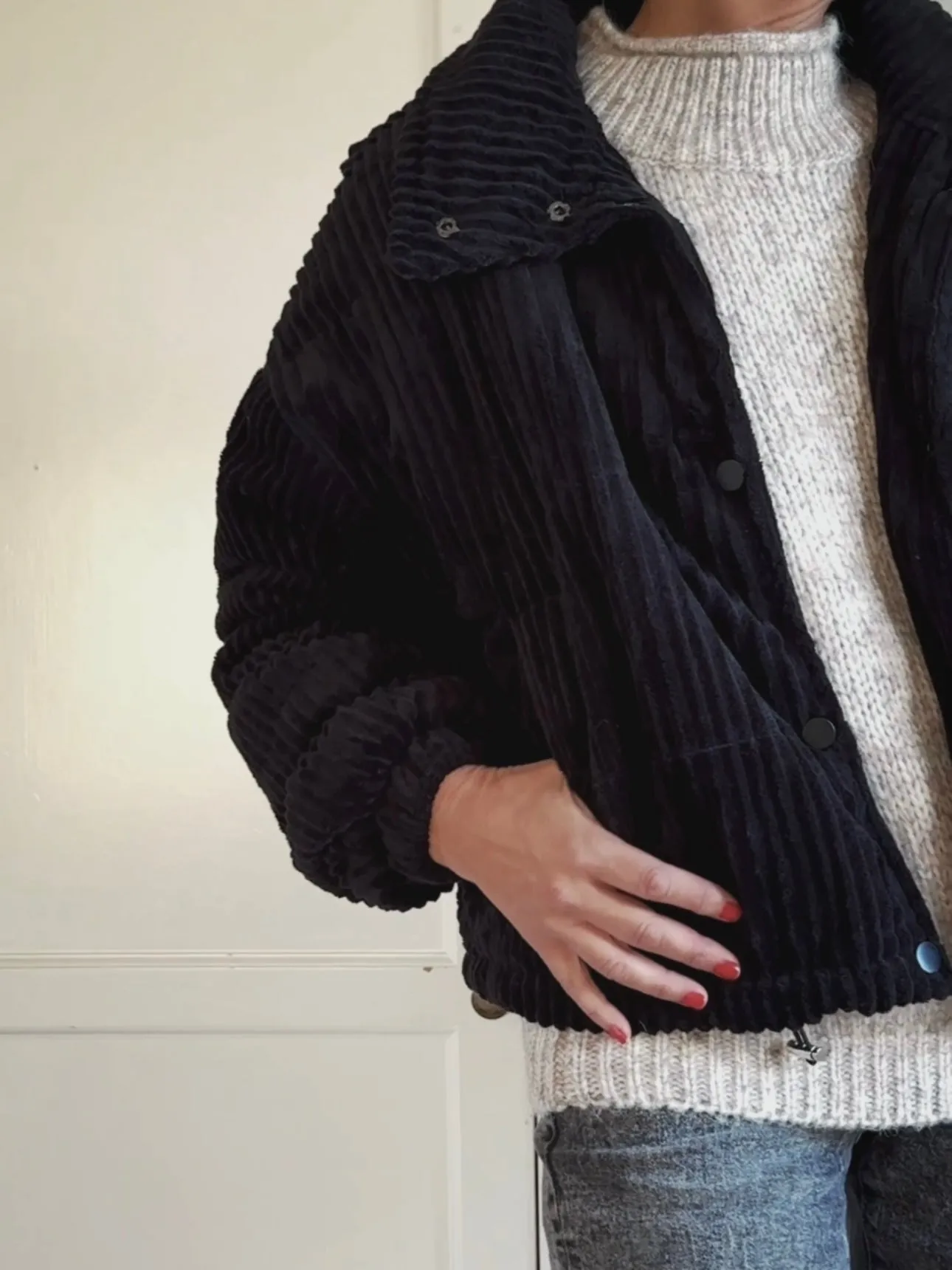 SHORT CORDUROY JACKET - BLACK