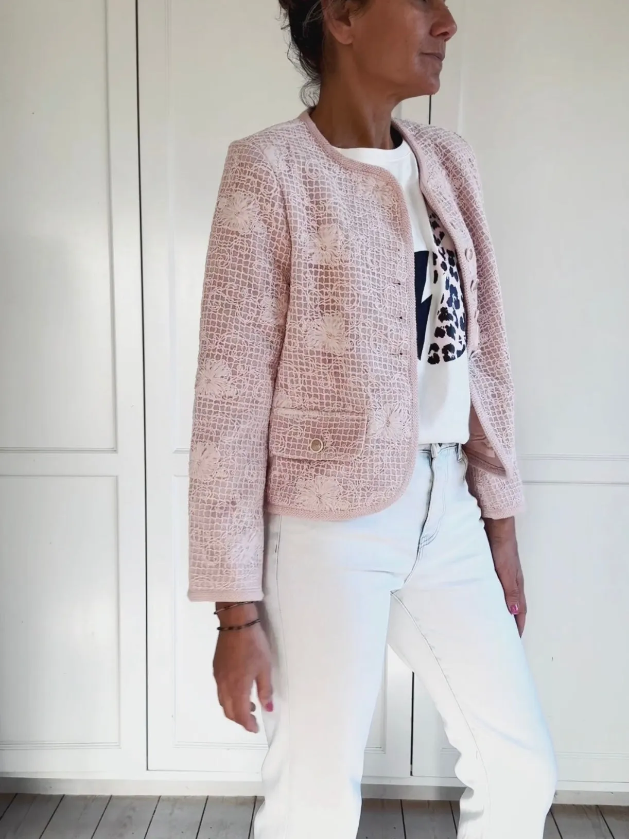 SHORT JACKET WITH DETAILS - PINK