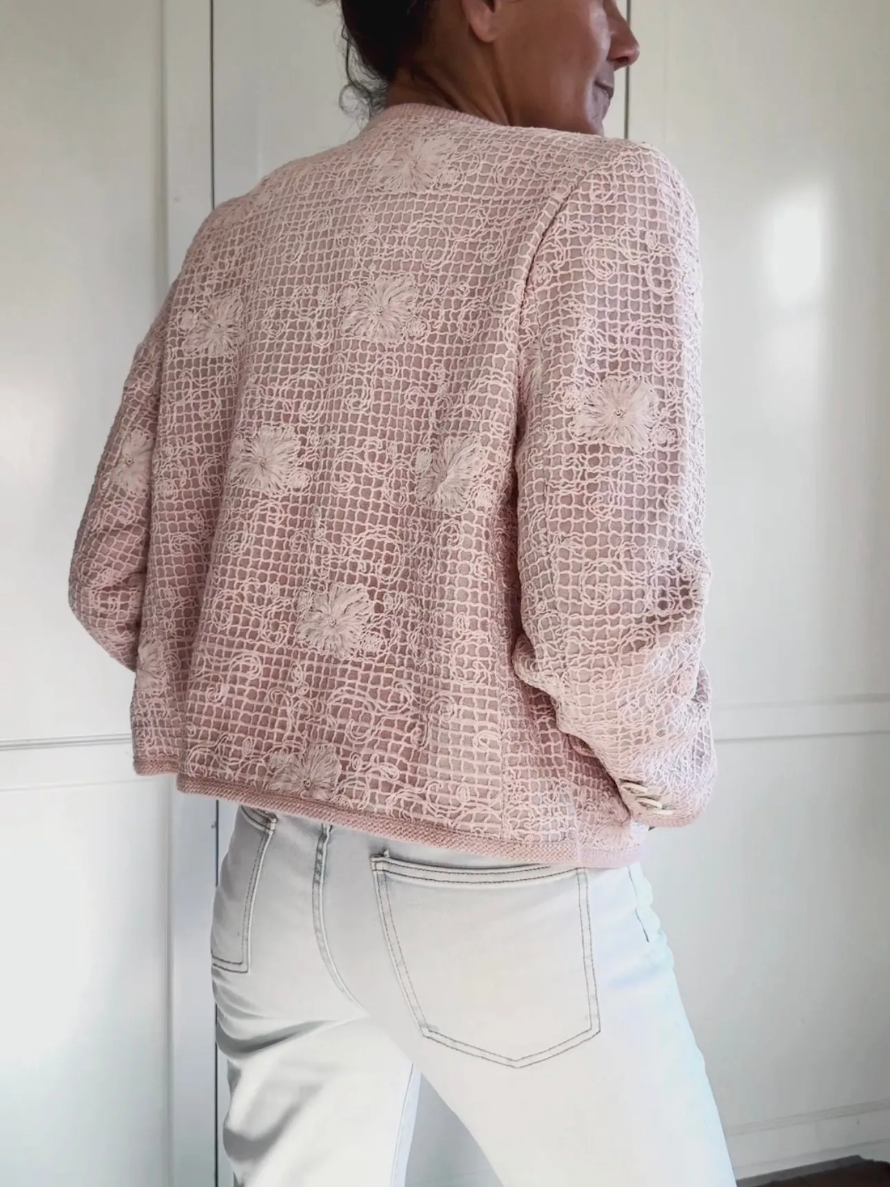 SHORT JACKET WITH DETAILS - PINK