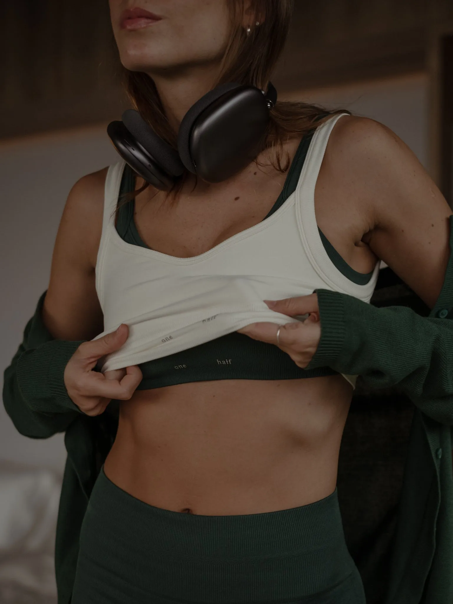SOFT SEAMLESS CROP TOP  - MYSTIC GREEN