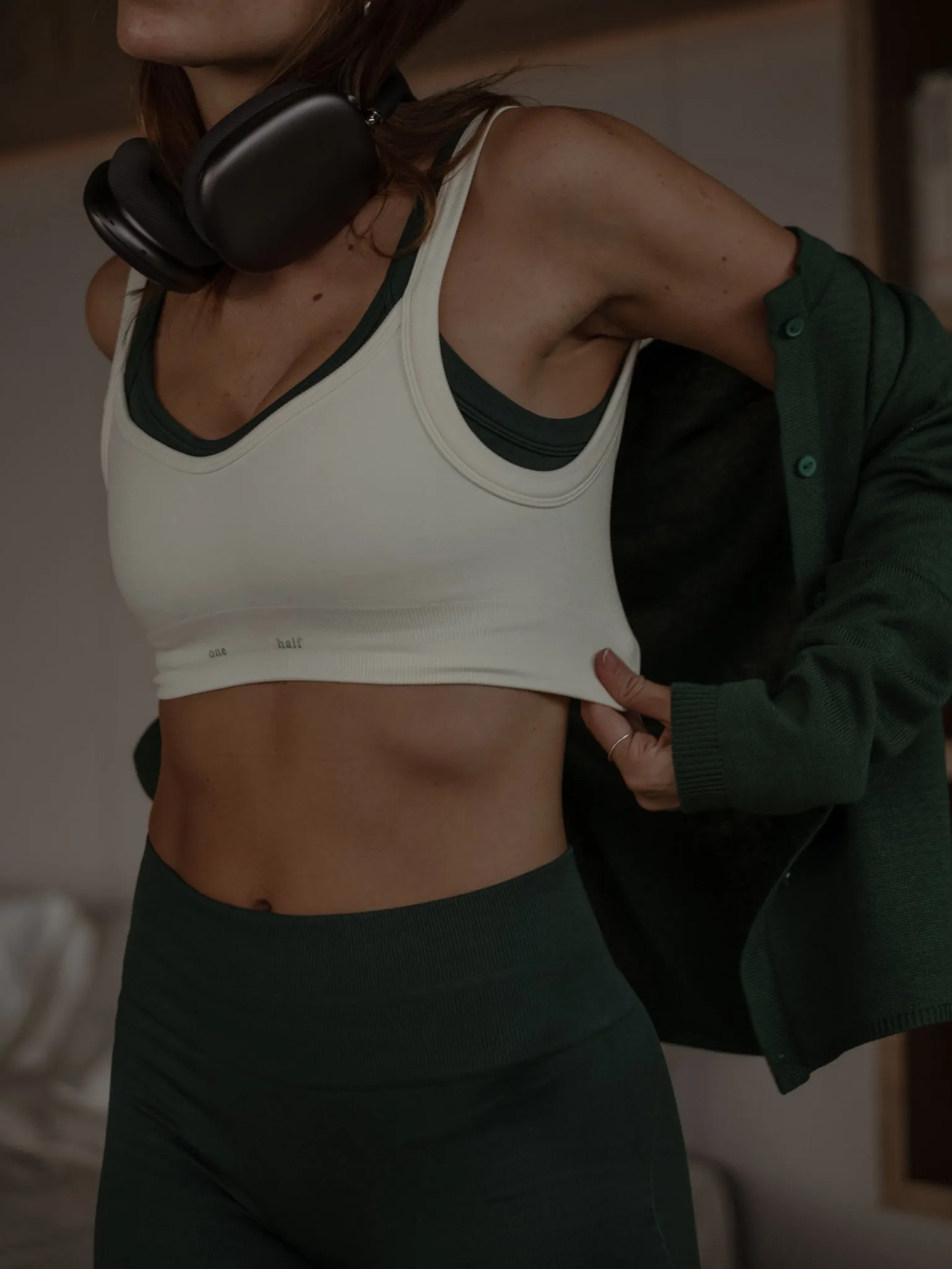 SOFT SEAMLESS CROP TOP  - MYSTIC GREEN