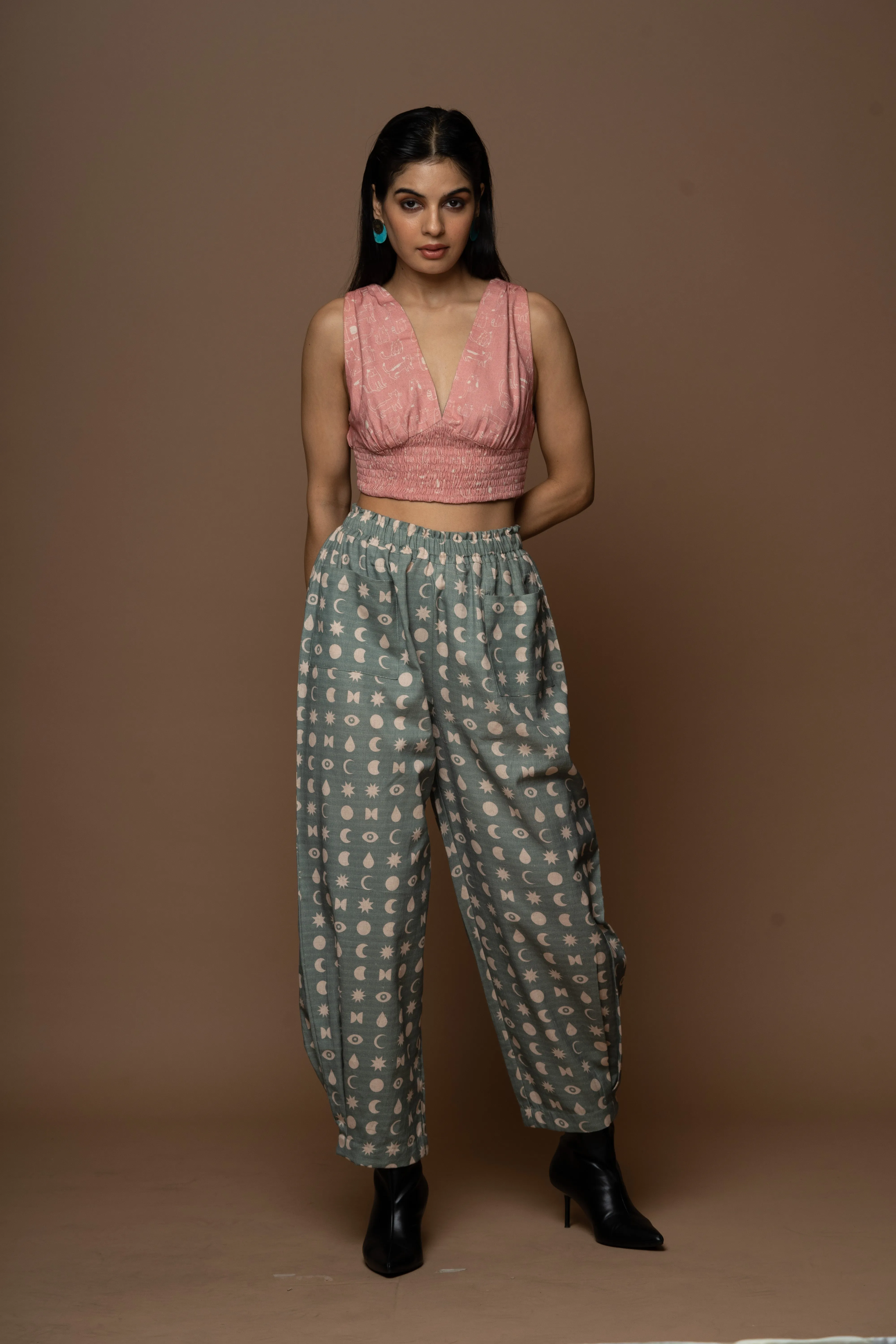 Subtle Pleats Pants in Seen it all Pattern