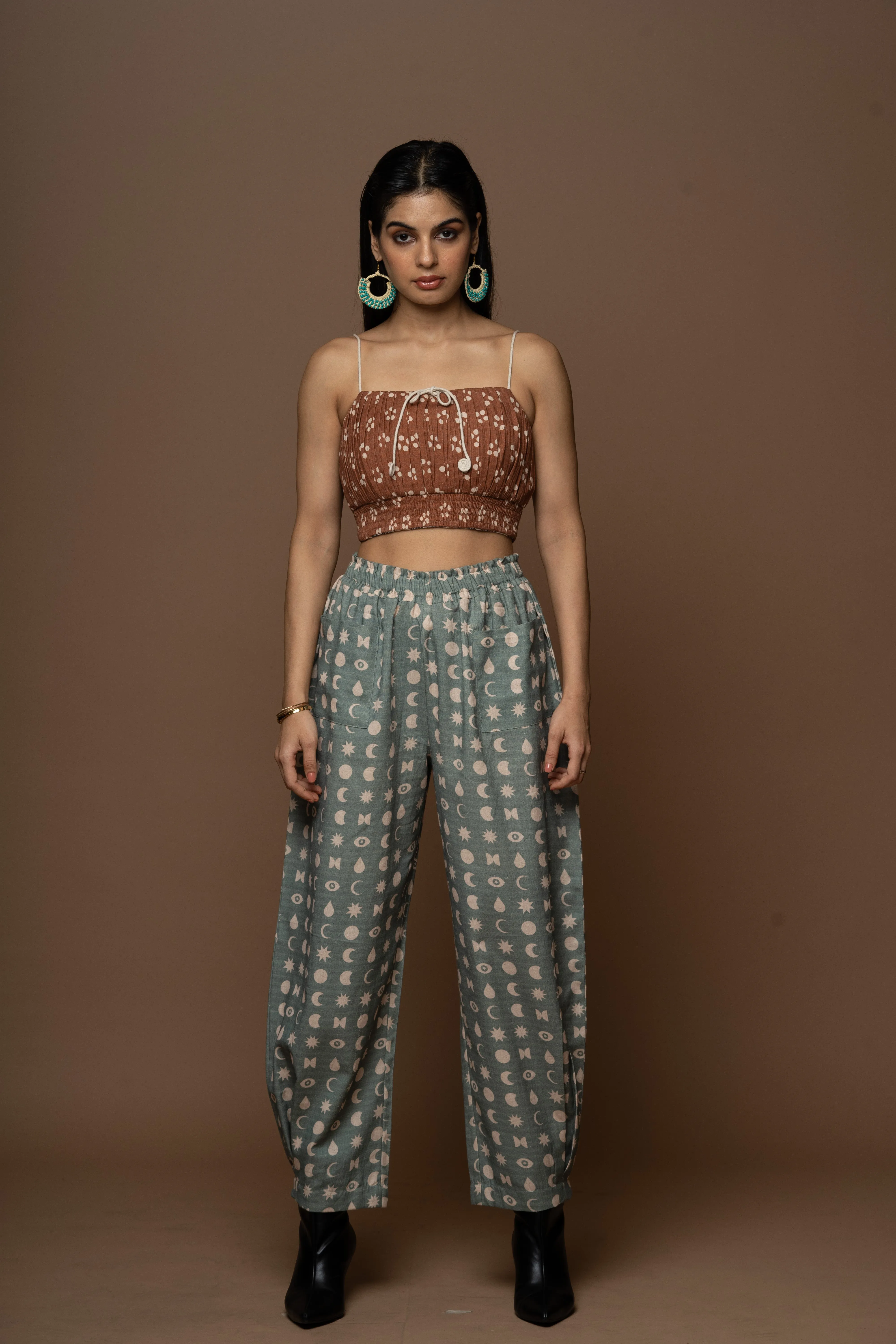 Subtle Pleats Pants in Seen it all Pattern