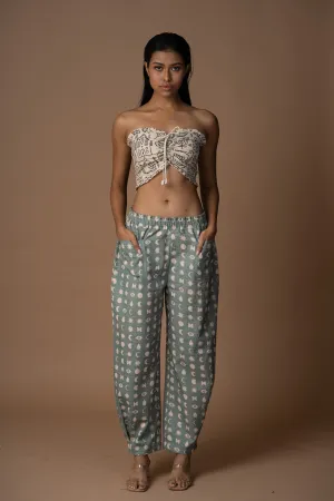 Subtle Pleats Pants in Seen it all Pattern