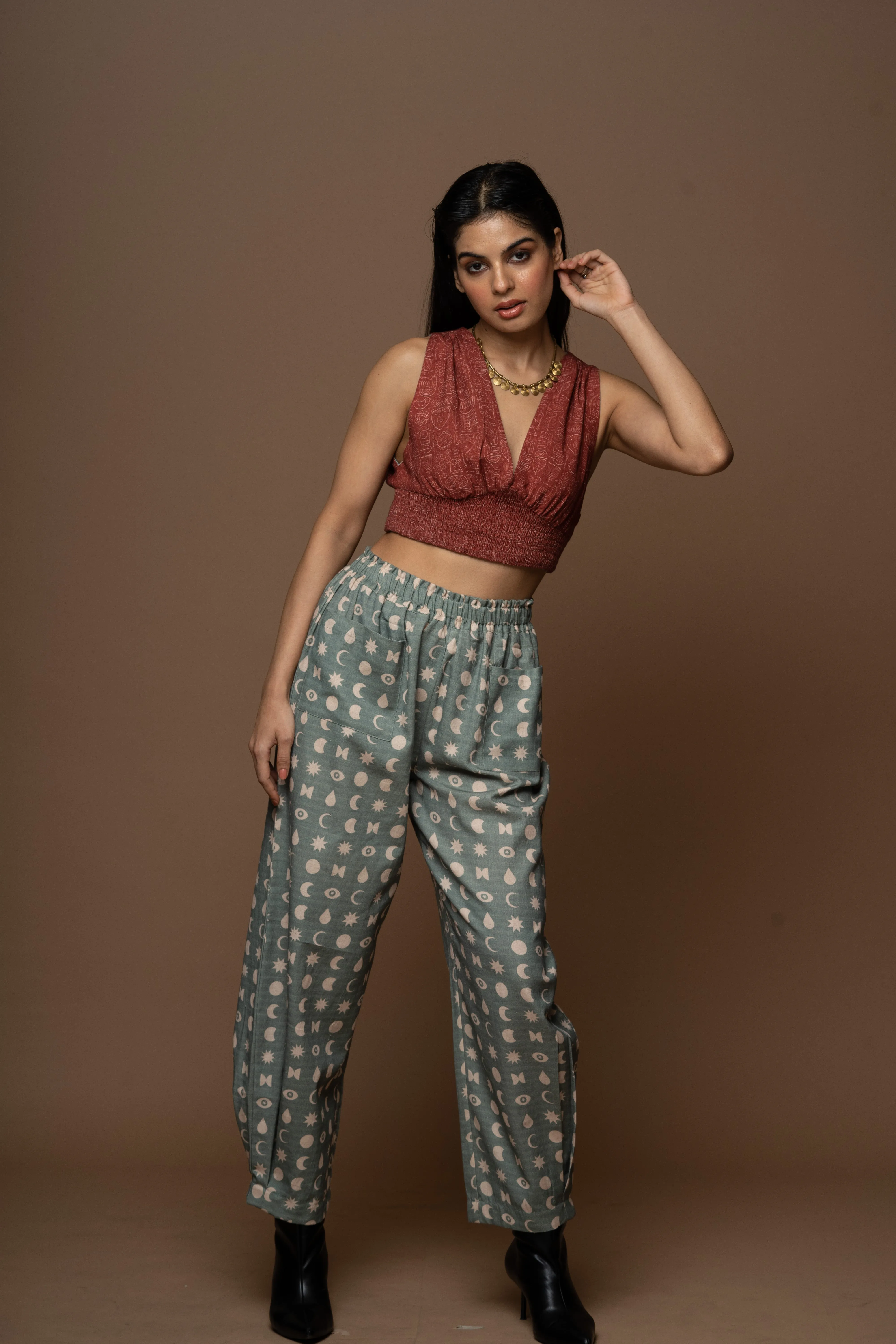 Subtle Pleats Pants in Seen it all Pattern