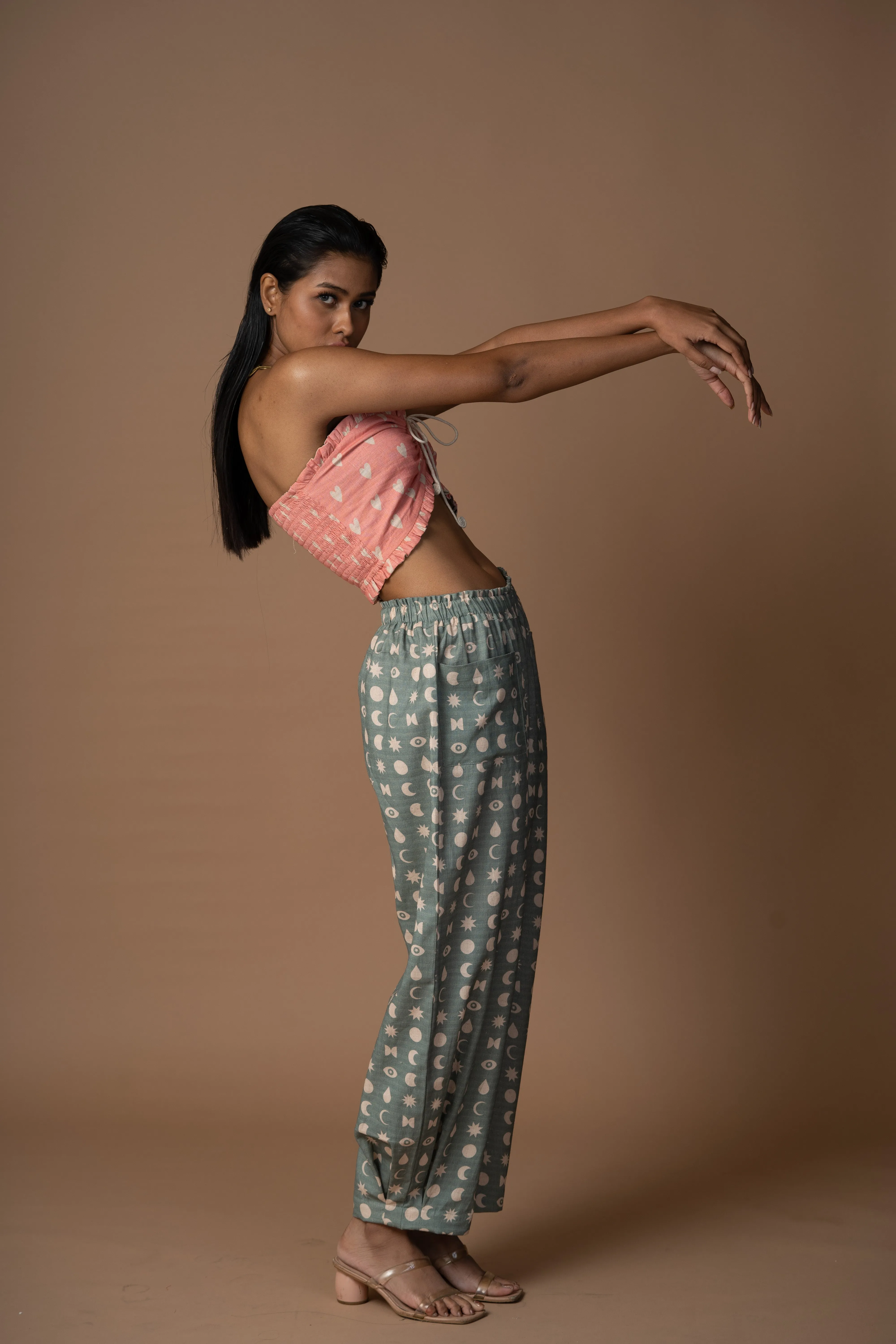 Subtle Pleats Pants in Seen it all Pattern