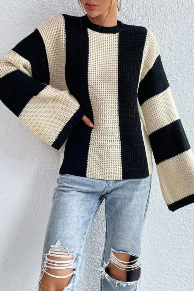 WG0533 Black and White Fashion Sweater