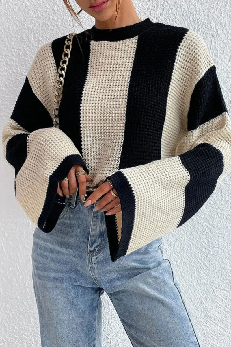 WG0533 Black and White Fashion Sweater